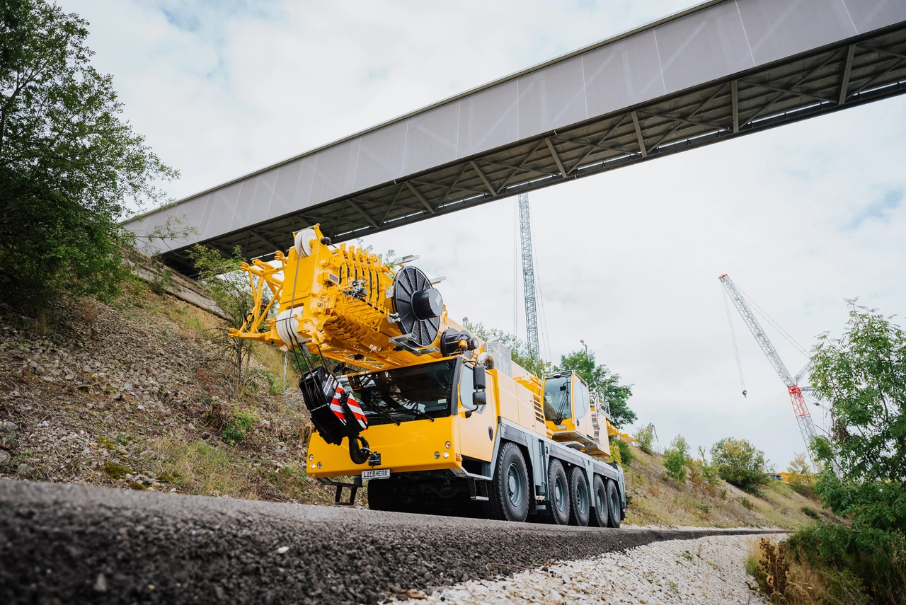 LTM 1160NX (LTM 1150-5.3) モバイルクレーン - Liebherr